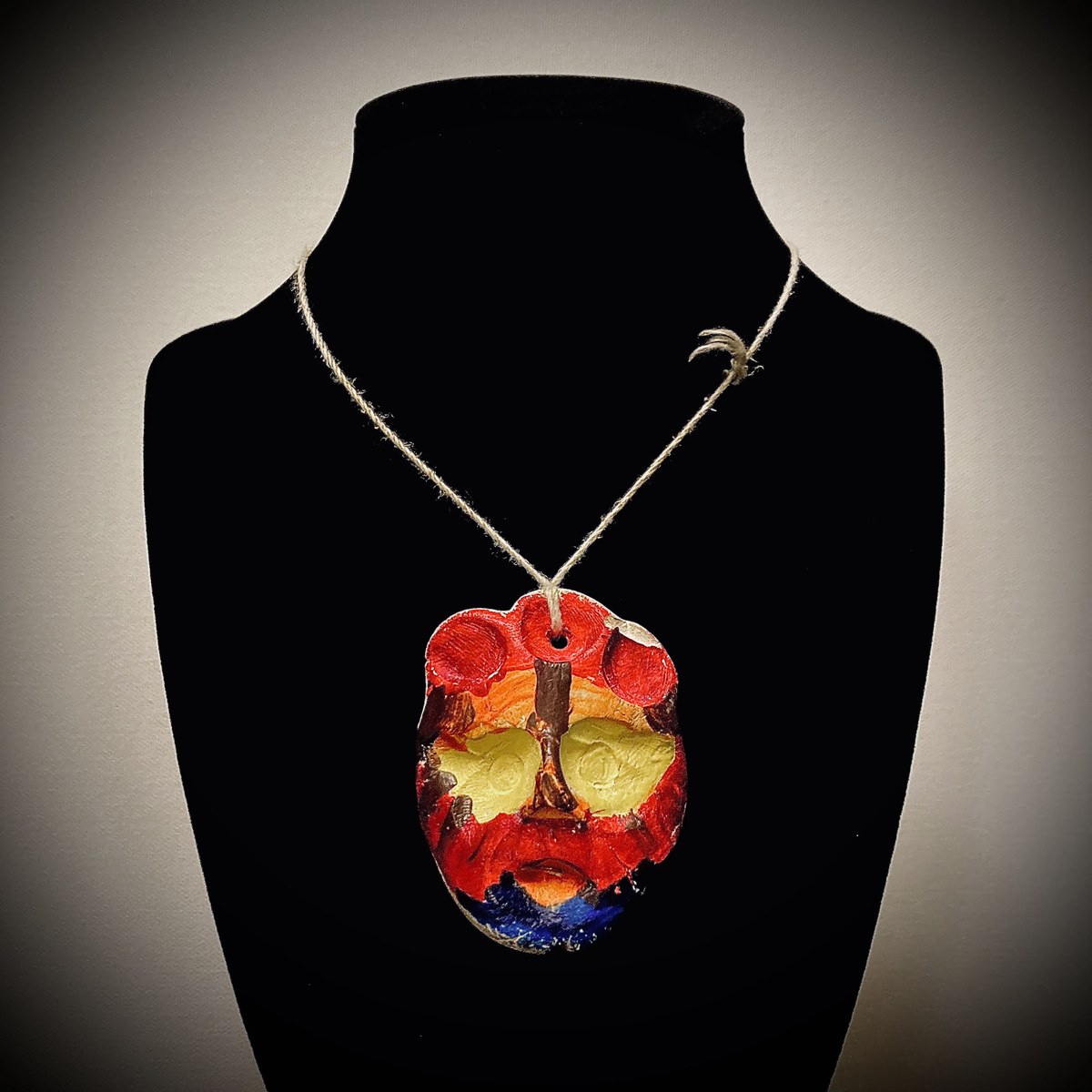 Entertainovation Tiki Pendant